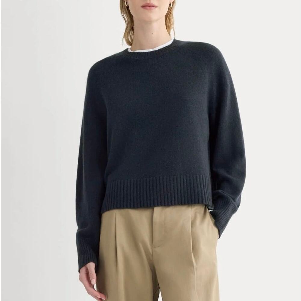 NWT Everlane The Boxy Crew In Cashmere Relaxed Fit Sweater Navy Blue Size Medium